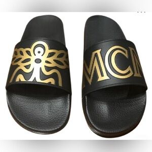 MCM MONOGRAM SLIDES BLACK & GOLD METALLIC UNISEX EU SZ:41 EXCELLENT/MINT COND